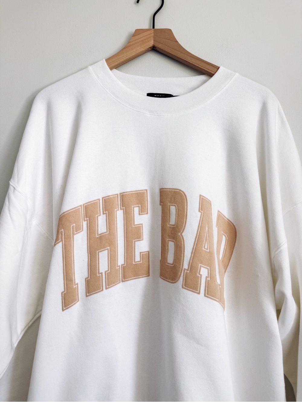 The Bar Oversized Fleece Crewneck Sweatshirt White Beige Graphic 2X - Picture 2 of 4